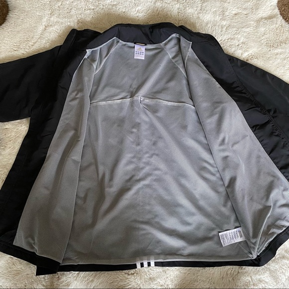 ADIDAS LIGHTWEIGHT JACKET XL - Picture 5 of 8